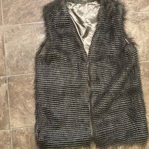 NORDSTROM FAUX FUR VEST S